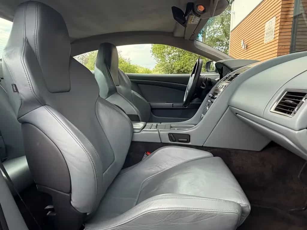 Aston Martin DB9 -5.9 Touchtronic V 12 03/2005-photo-15