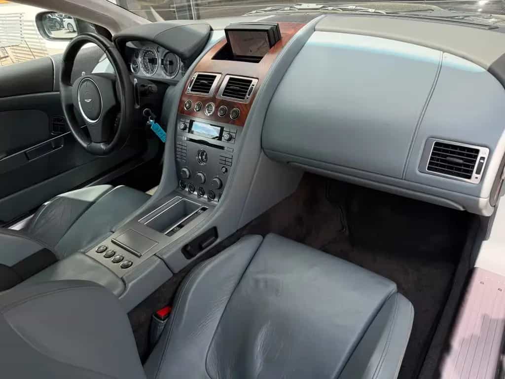 Aston Martin DB9 -5.9 Touchtronic V 12 03/2005-photo-17