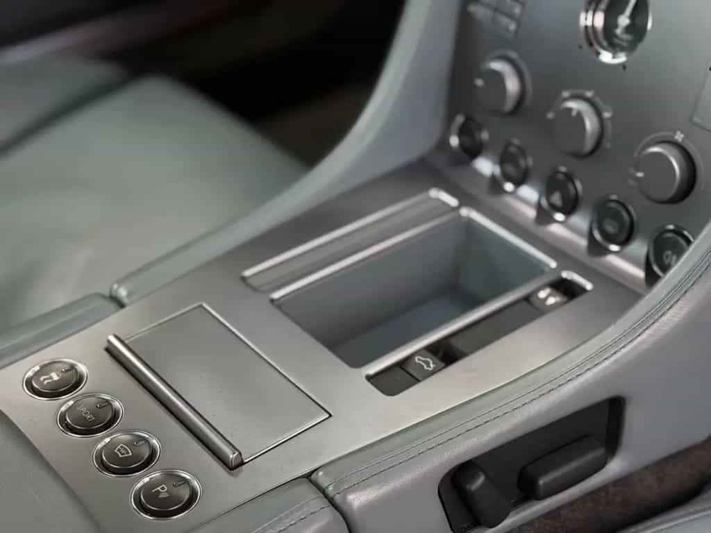 Aston Martin DB9 -5.9 Touchtronic V 12 03/2005-photo-21