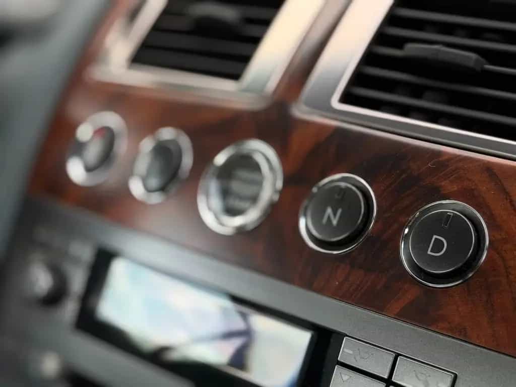 Aston Martin DB9 -5.9 Touchtronic V 12 03/2005-photo-24