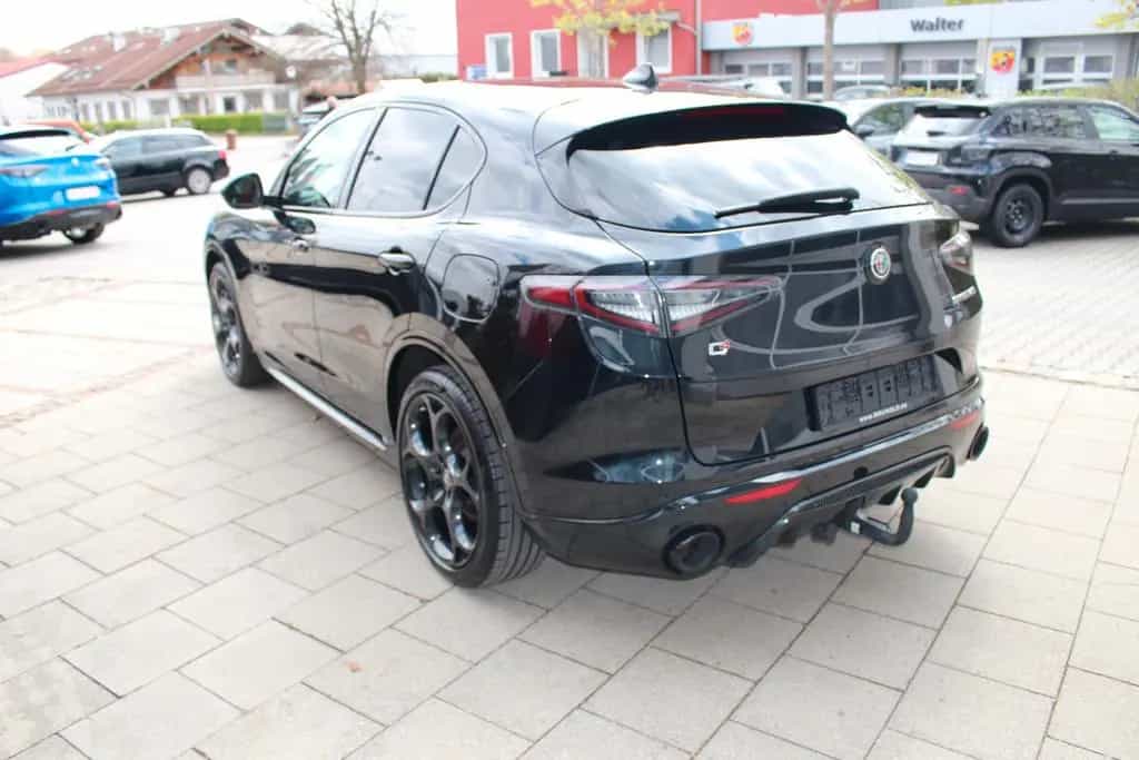 Alfa Romeo Stelvio Competizione Q4 09/2023-photo-2