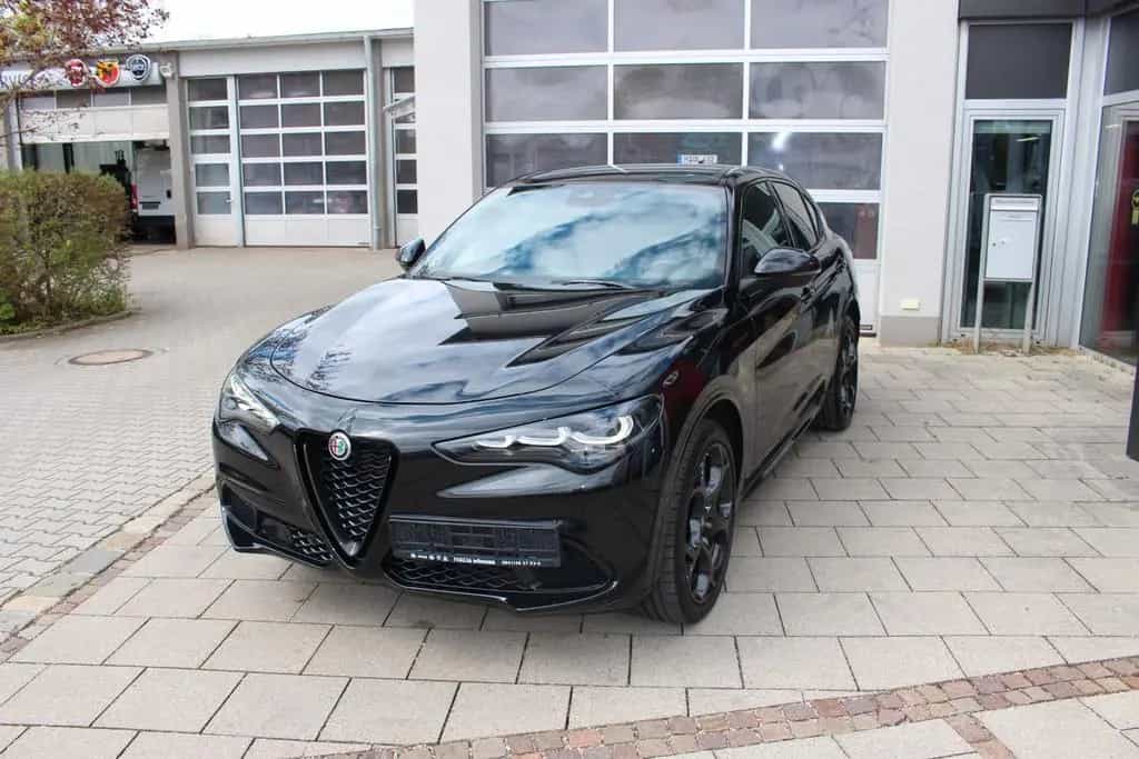 Alfa Romeo Stelvio Competizione Q4 09/2023-photo-4