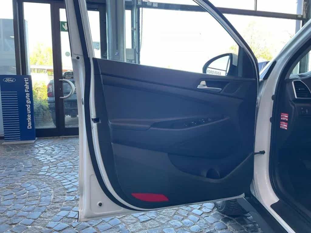 Hyundai TUCSON 1.6 /AppleCarPlay/LED/LM-FELGEN/TEMPOMAT/ 04/2019-photo-15