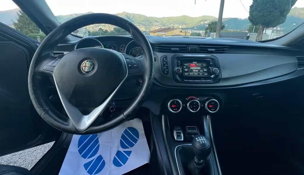 Alfa Romeo Giulietta 1.6 JTDm-2 04/2015-photo-10