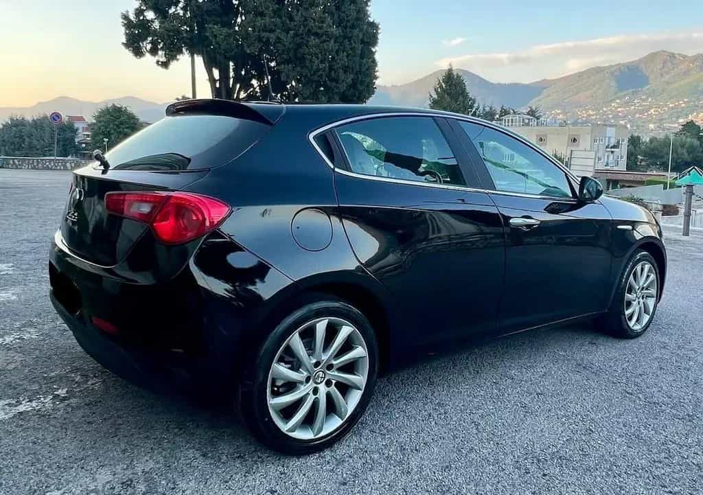 Alfa Romeo Giulietta 1.6 JTDm-2 04/2015-photo-3
