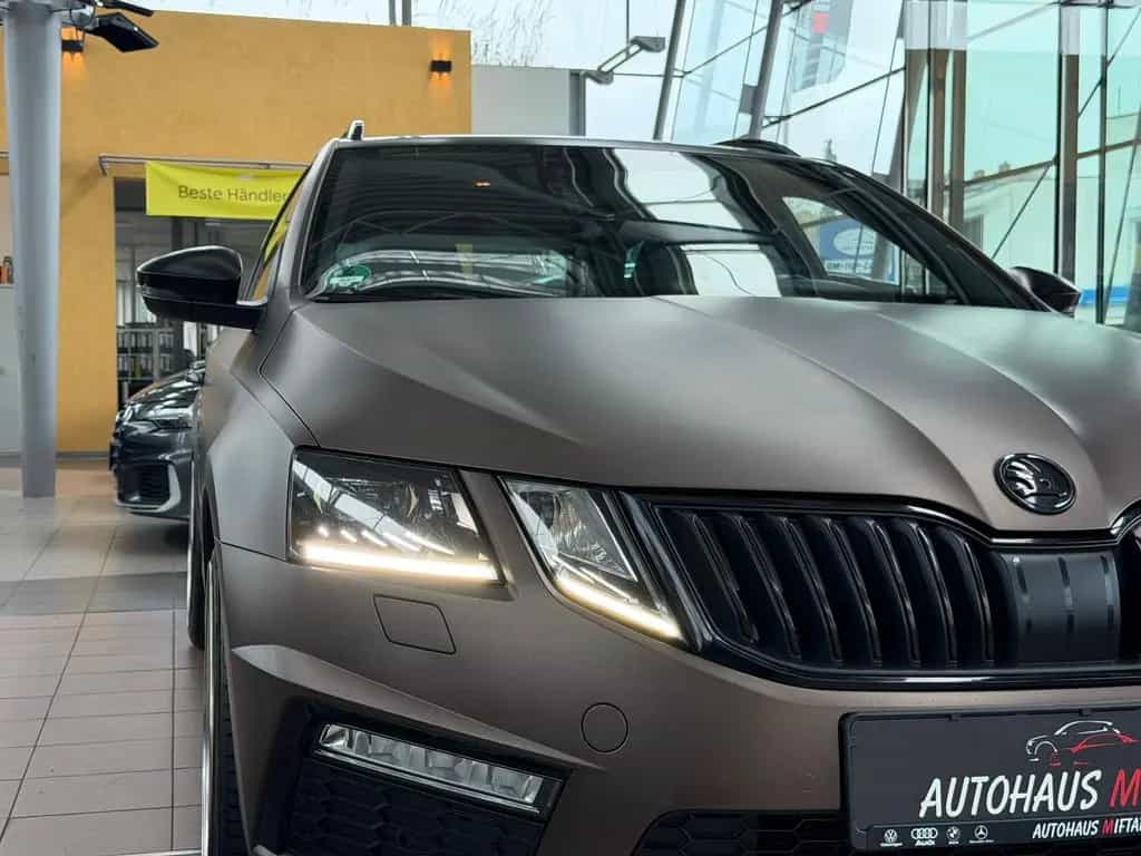Skoda Octavia Combi RS 2.0 TSI DSG Black Design Borbet 11/2017-photo-14