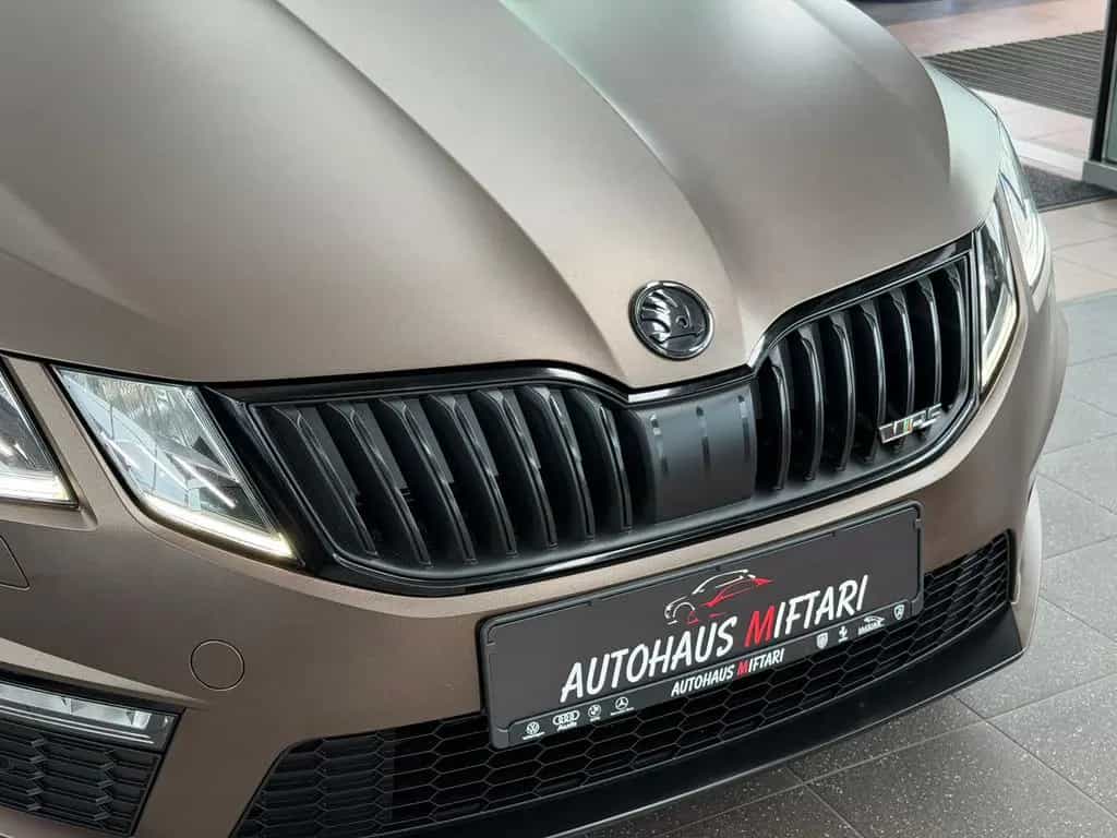 Skoda Octavia Combi RS 2.0 TSI DSG Black Design Borbet 11/2017-photo-16
