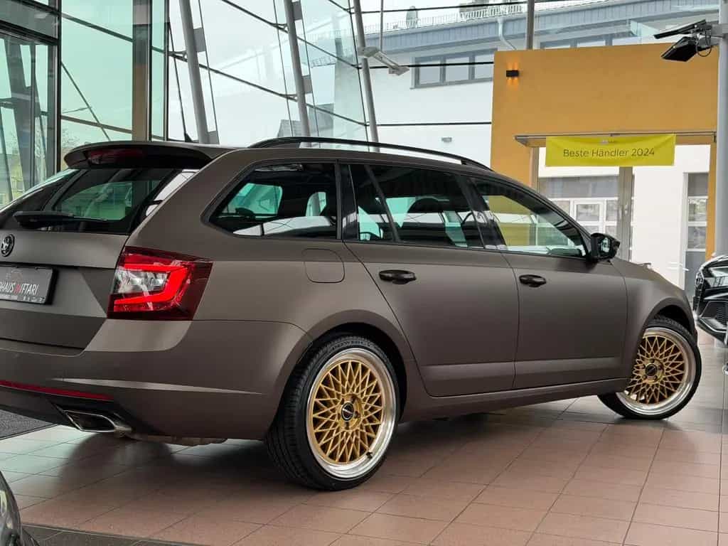 Skoda Octavia Combi RS 2.0 TSI DSG Black Design Borbet 11/2017-photo-19