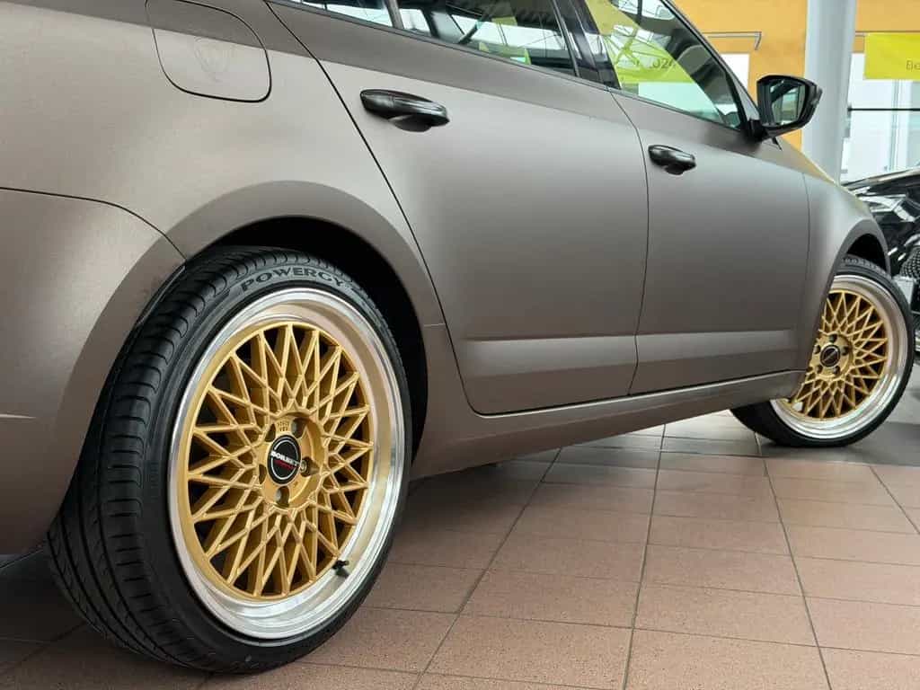 Skoda Octavia Combi RS 2.0 TSI DSG Black Design Borbet 11/2017-photo-20