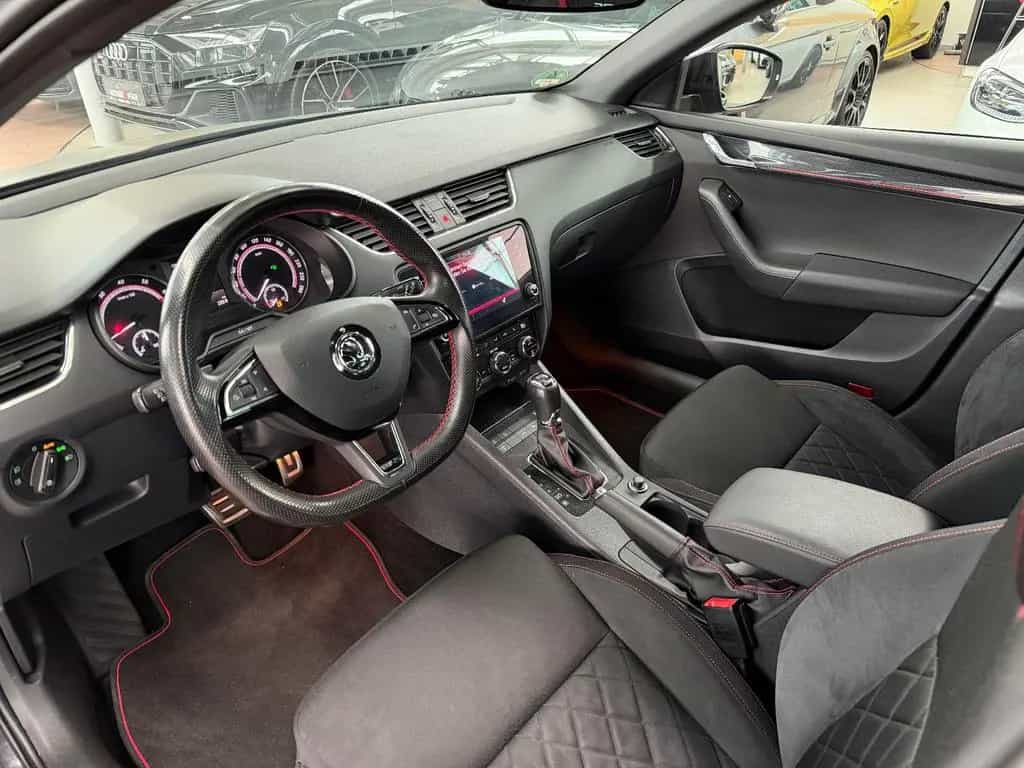 Skoda Octavia Combi RS 2.0 TSI DSG Black Design Borbet 11/2017-photo-21