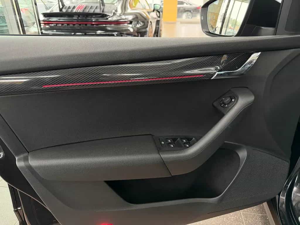 Skoda Octavia Combi RS 2.0 TSI DSG Black Design Borbet 11/2017-photo-27