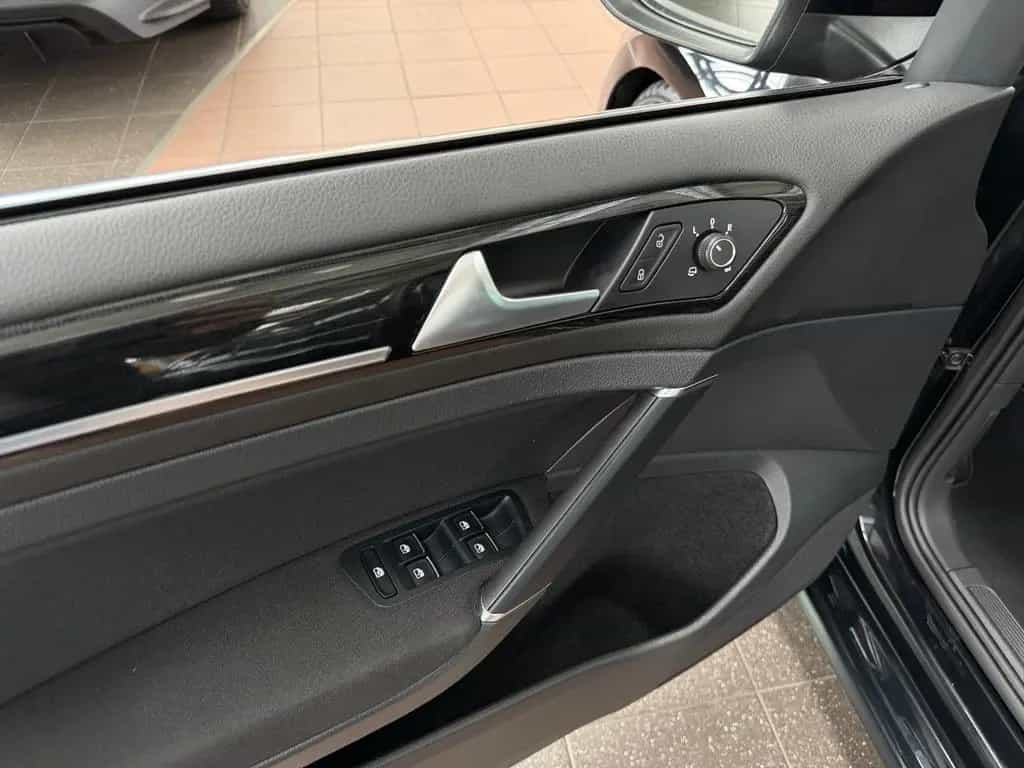 Volkswagen Golf VII Variant Highline DSG Massage ACC Navi17 12/2019-photo-19