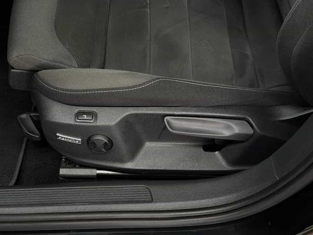 Volkswagen Golf VII Variant Highline DSG Massage ACC Navi17 12/2019-photo-20
