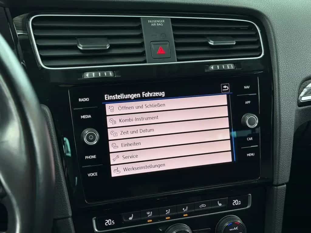 Volkswagen Golf VII Variant Highline DSG Massage ACC Navi17 12/2019-photo-32