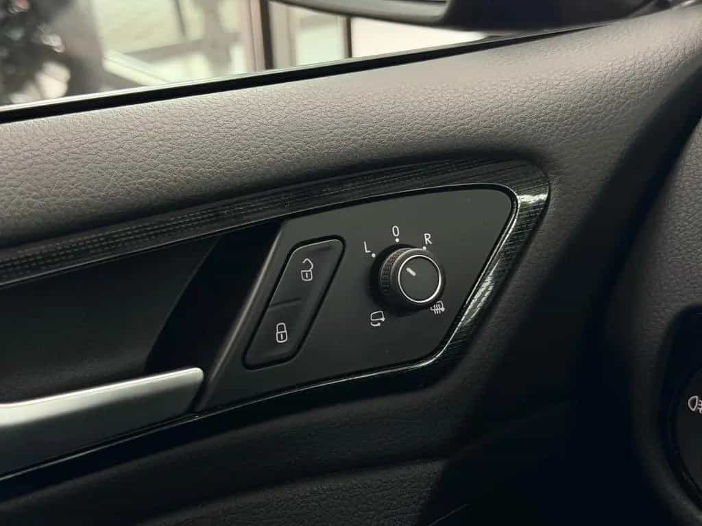 Volkswagen Golf VII Variant Highline DSG Massage ACC Navi17 12/2019-photo-36
