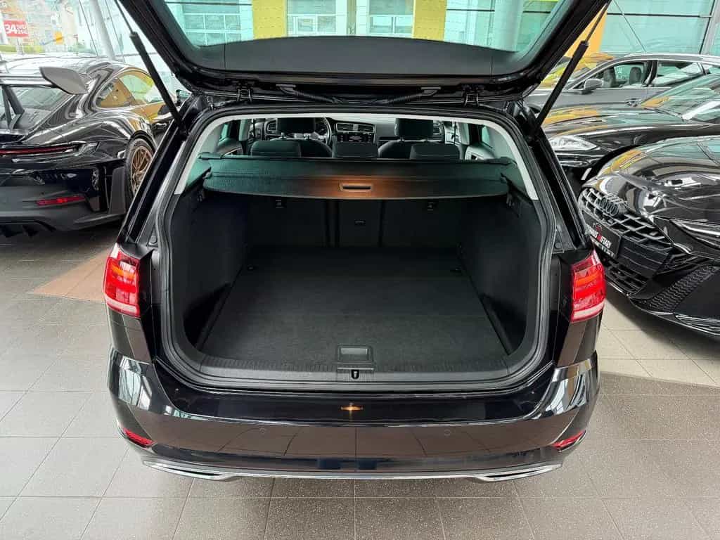 Volkswagen Golf VII Variant Highline DSG Massage ACC Navi17 12/2019-photo-5