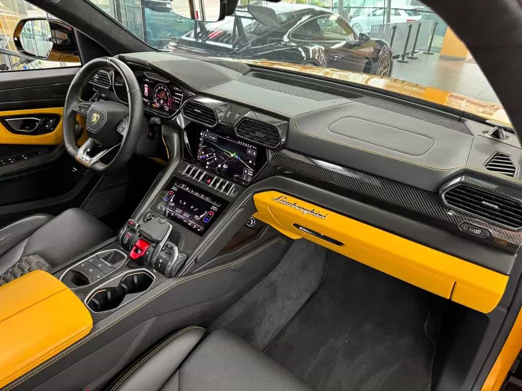 Lamborghini Urus Carbon Q-Citura Pano B&O HUD Ambiente 23" 07/2022-photo-22