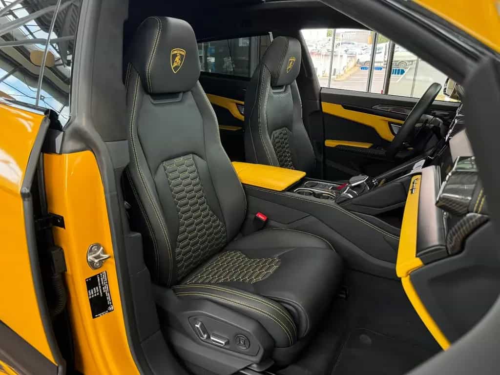 Lamborghini Urus Carbon Q-Citura Pano B&O HUD Ambiente 23" 07/2022-photo-24