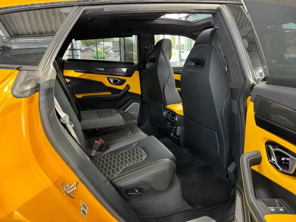 Lamborghini Urus Carbon Q-Citura Pano B&O HUD Ambiente 23" 07/2022-photo-25