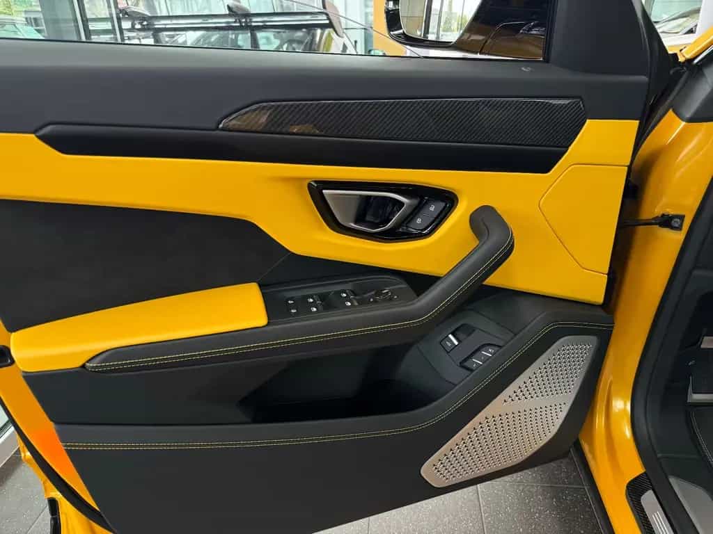 Lamborghini Urus Carbon Q-Citura Pano B&O HUD Ambiente 23" 07/2022-photo-29