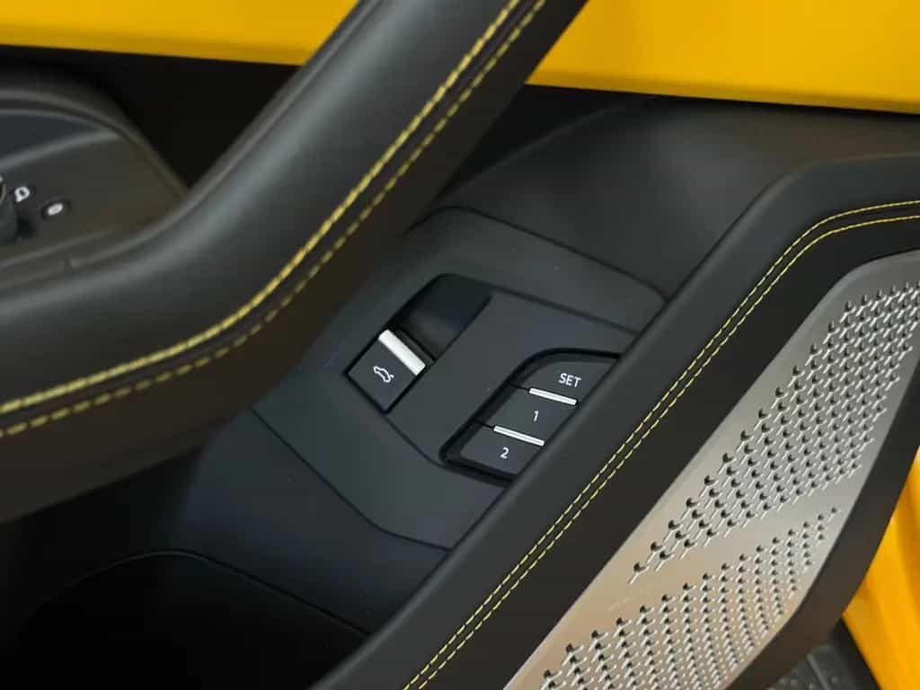 Lamborghini Urus Carbon Q-Citura Pano B&O HUD Ambiente 23" 07/2022-photo-31