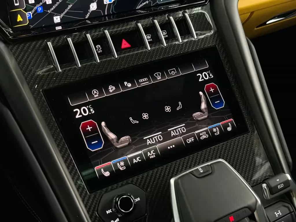 Lamborghini Urus Carbon Q-Citura Pano B&O HUD Ambiente 23" 07/2022-photo-35