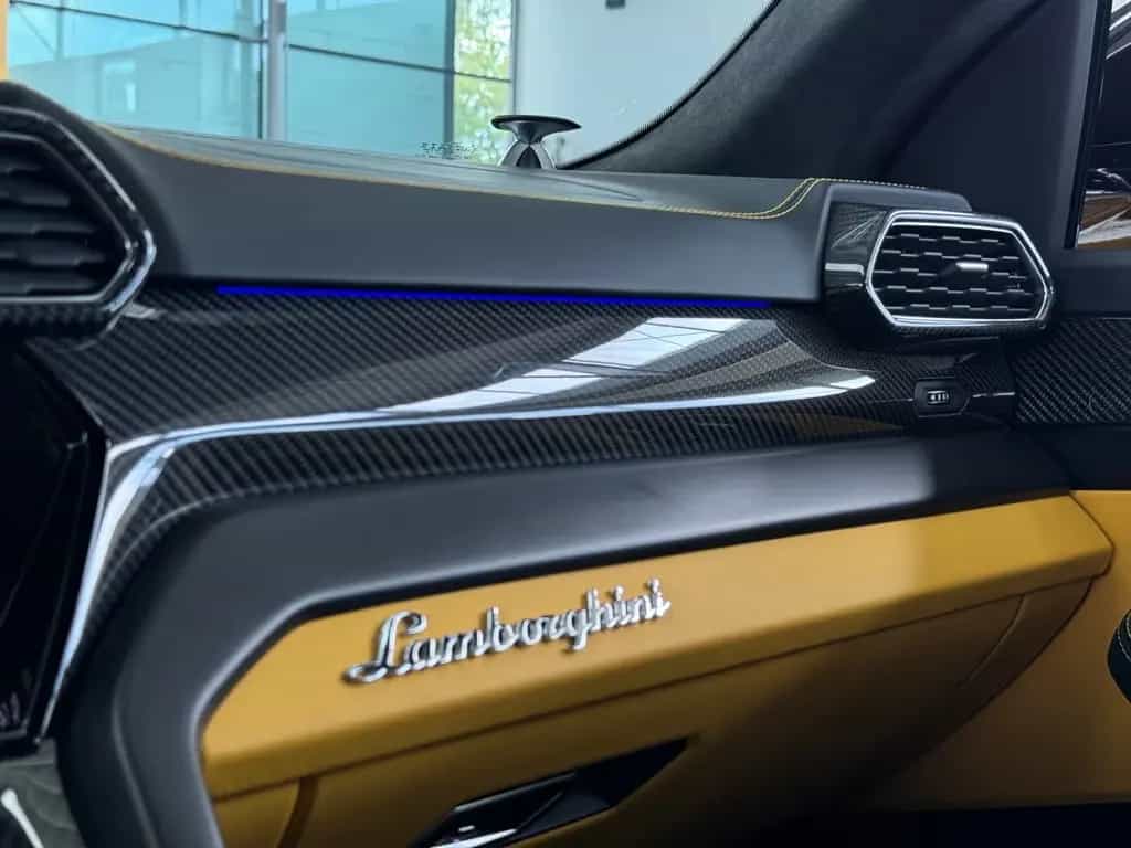 Lamborghini Urus Carbon Q-Citura Pano B&O HUD Ambiente 23" 07/2022-photo-37