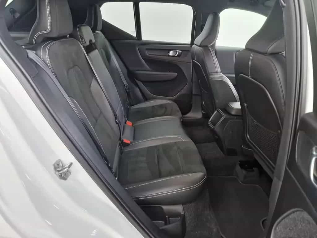 Volvo XC40 R-Design Automatik SHZ LED 11/2019-photo-11