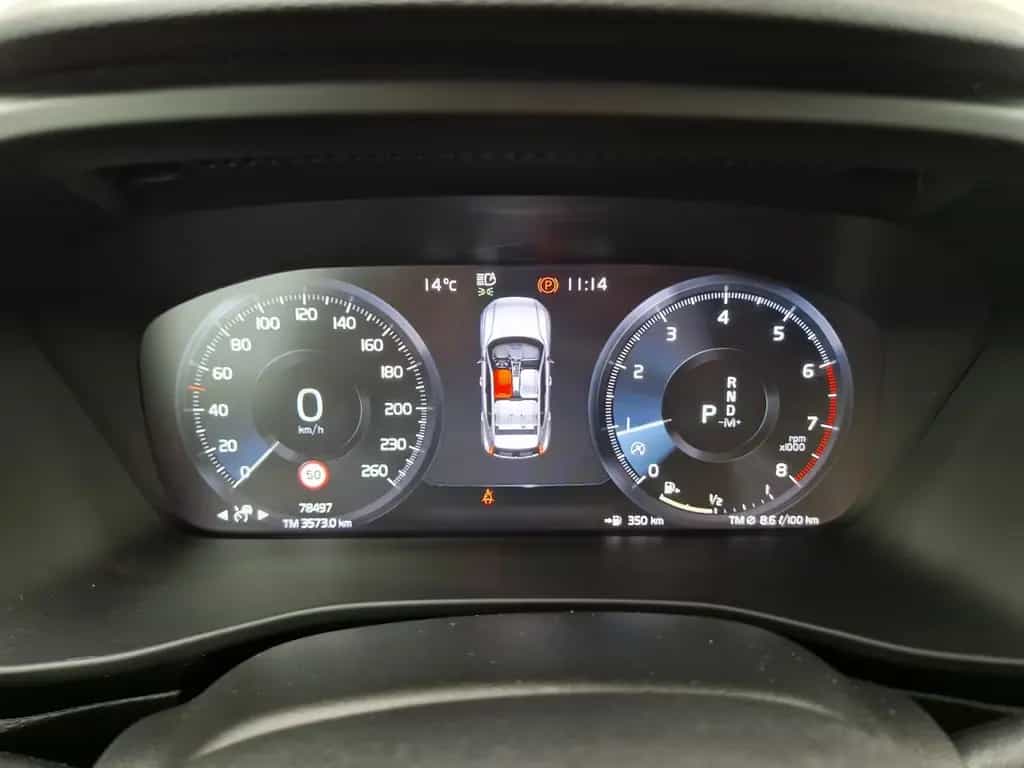 Volvo XC40 R-Design Automatik SHZ LED 11/2019-photo-16