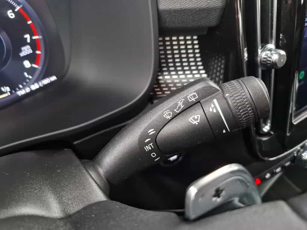 Volvo XC40 R-Design Automatik SHZ LED 11/2019-photo-22