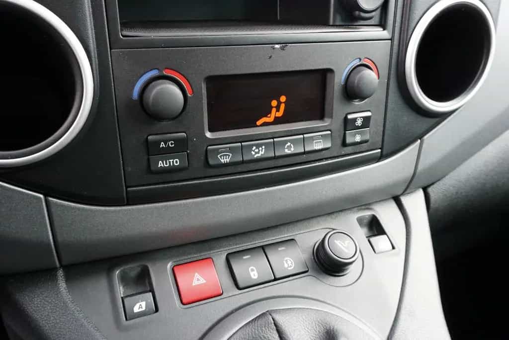 Citroën Berlingo Selection Klimaautomatik Tempomat LED 05/2017-photo-19