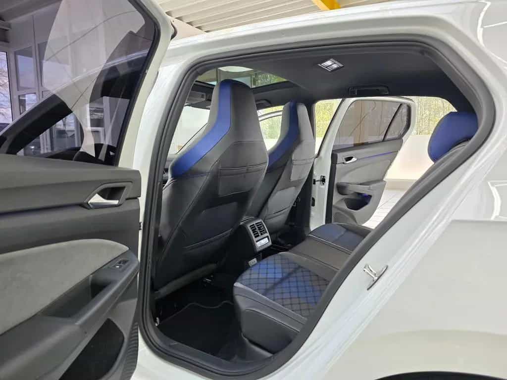 Volkswagen Golf VIII Limo R 4Motion Panorama Head-Up Kamera 10/2023-photo-12