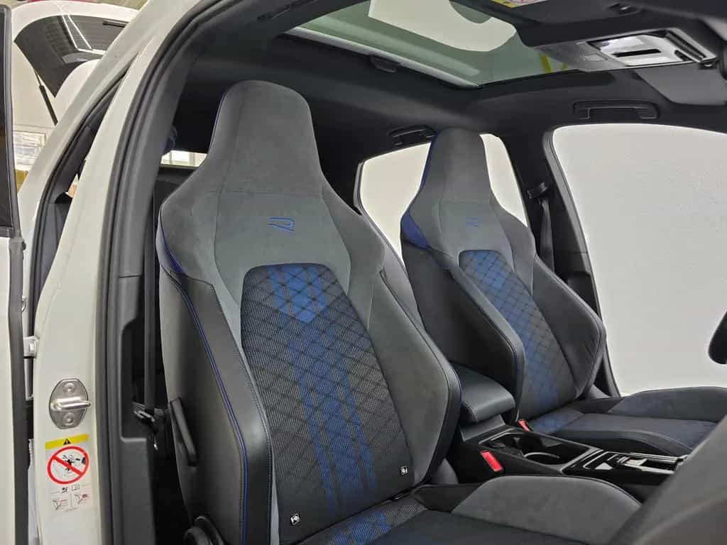 Volkswagen Golf VIII Limo R 4Motion Panorama Head-Up Kamera 10/2023-photo-16