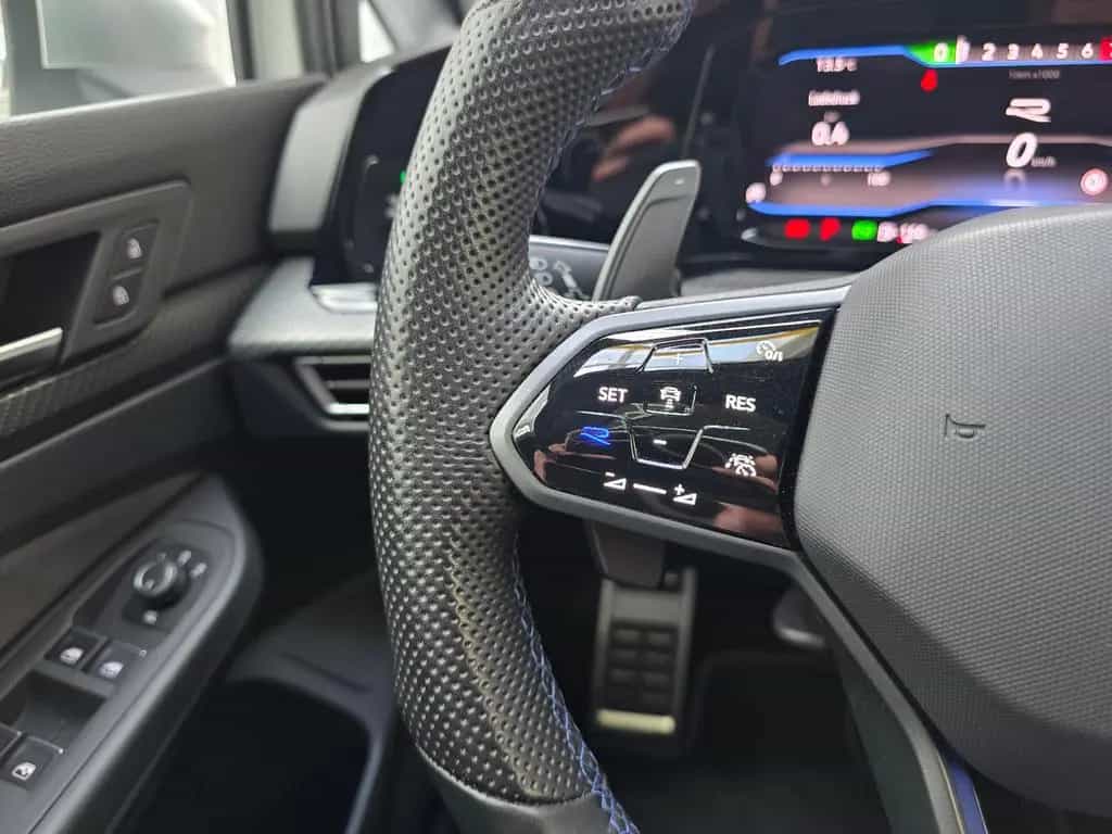 Volkswagen Golf VIII Limo R 4Motion Panorama Head-Up Kamera 10/2023-photo-22