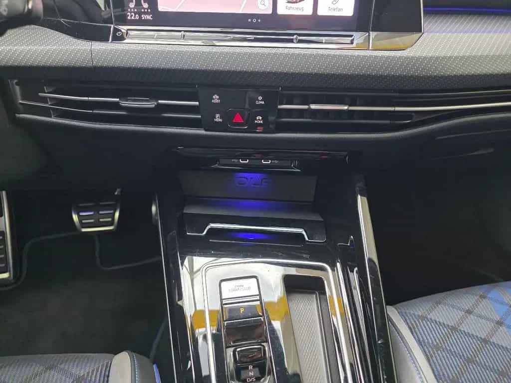 Volkswagen Golf VIII Limo R 4Motion Panorama Head-Up Kamera 10/2023-photo-43