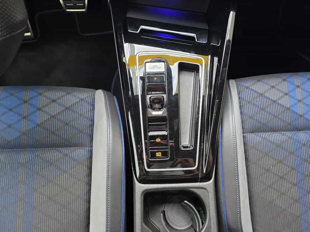 Volkswagen Golf VIII Limo R 4Motion Panorama Head-Up Kamera 10/2023-photo-44