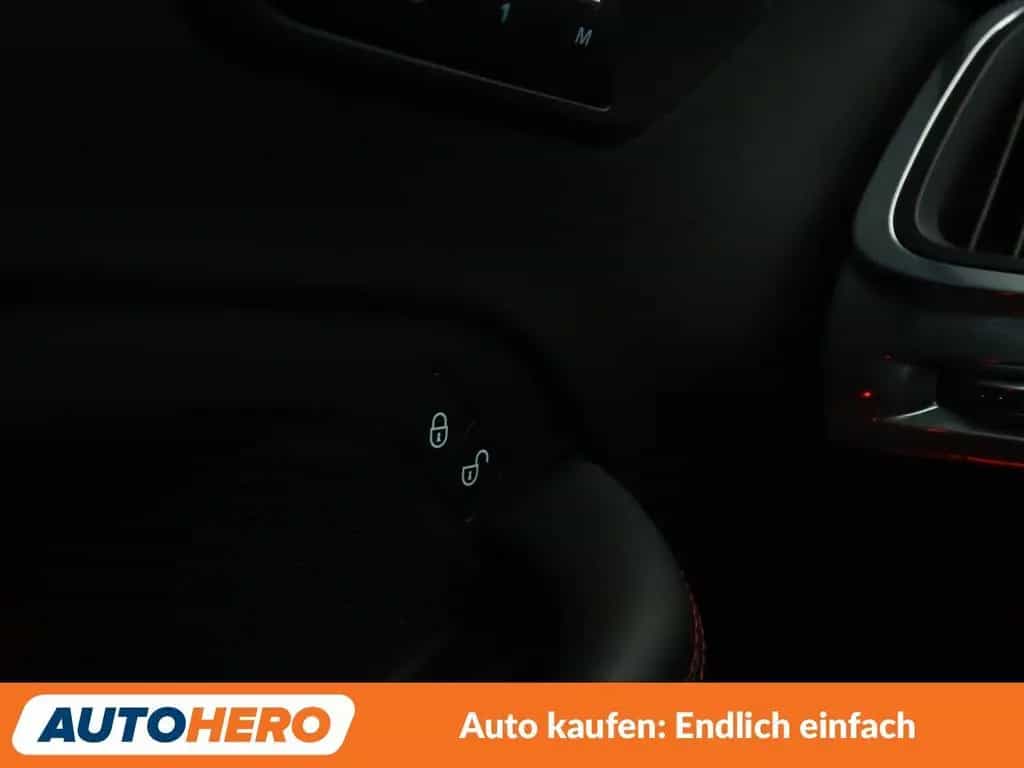 Jaguar E-Pace D180 First Edition AWD Aut.*NAVI*LED*ACC* 01/2018-photo-33