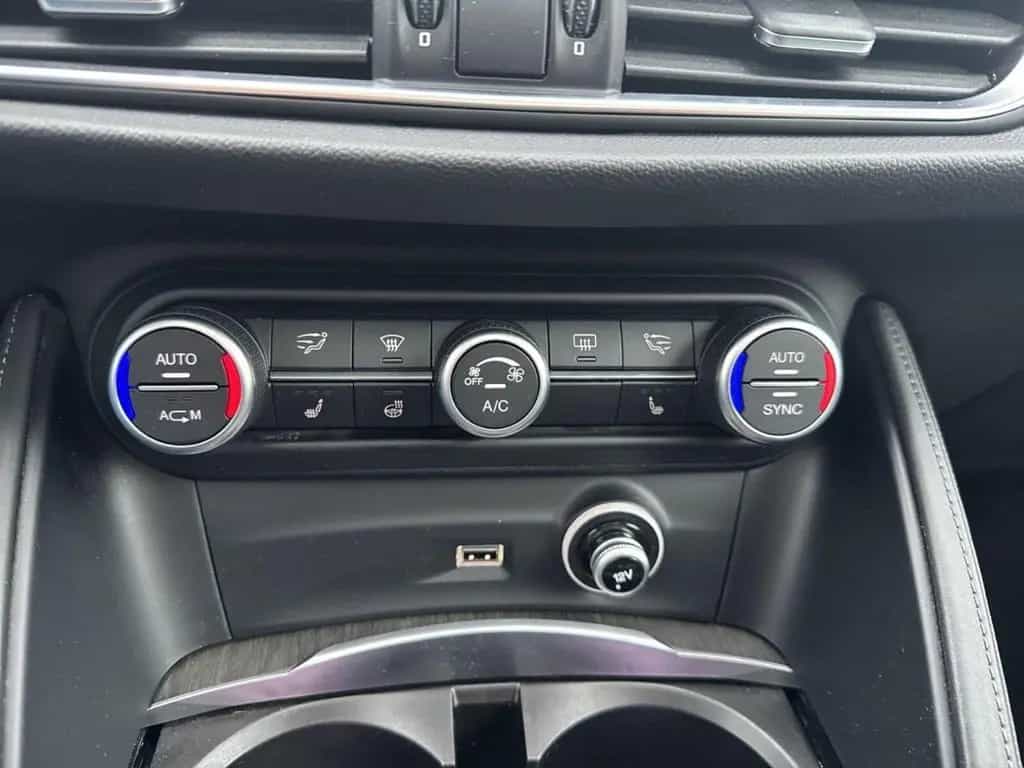 Alfa Romeo Stelvio Super Q4 -Panoramadach-Xenon-AHK- 07/2019-photo-16