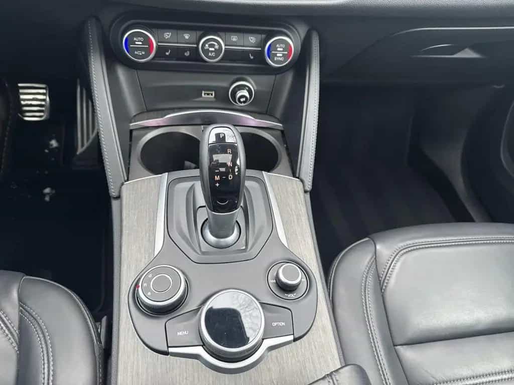 Alfa Romeo Stelvio Super Q4 -Panoramadach-Xenon-AHK- 07/2019-photo-17