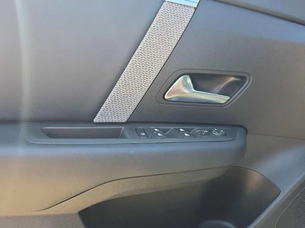 Citroën C4 Shine 360°-Kamera + Winterpaket + elek. Schie 04/2023-photo-9