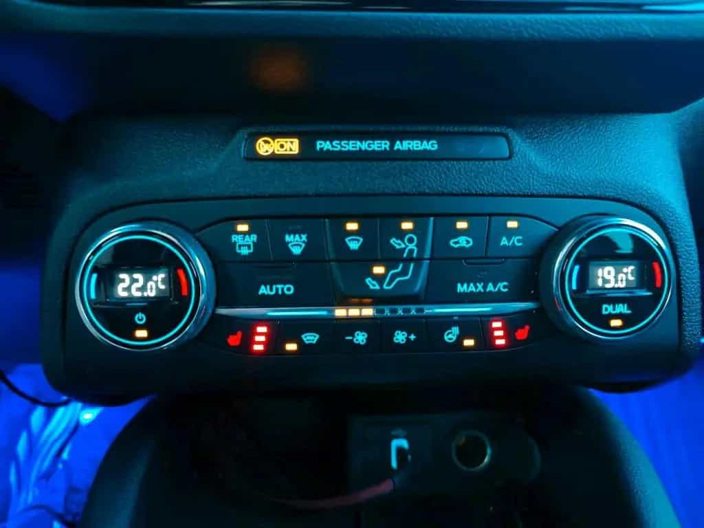 Ford Focus Turnier 1.5 VOLL, AHK - 1. Hand... 08/2019-photo-10