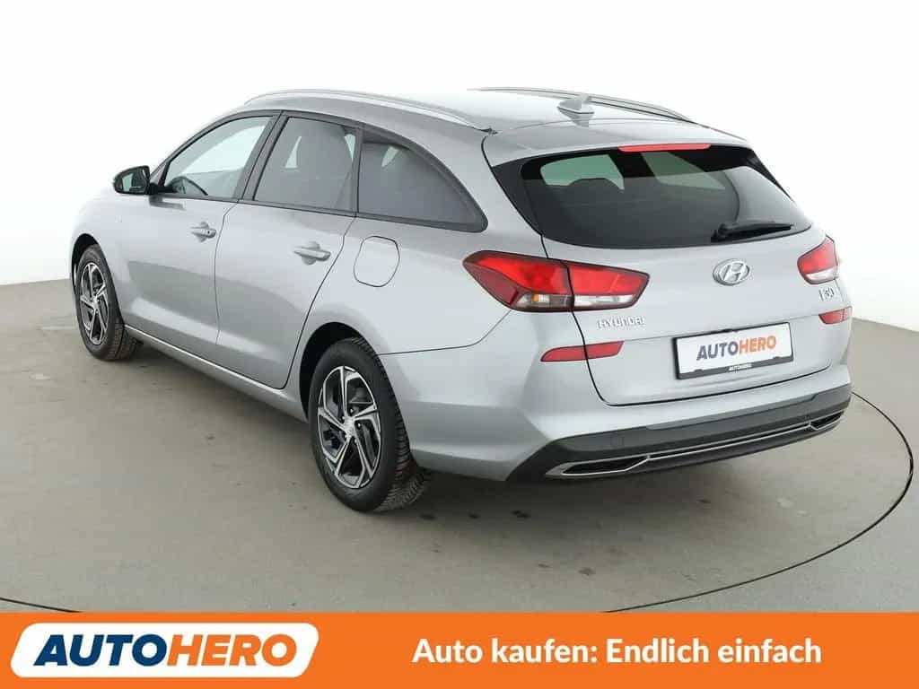 Hyundai i30 1.5 T-GDI Mild-Hybrid Trend*TEMPO*CAM*PDC* 01/2022-photo-3