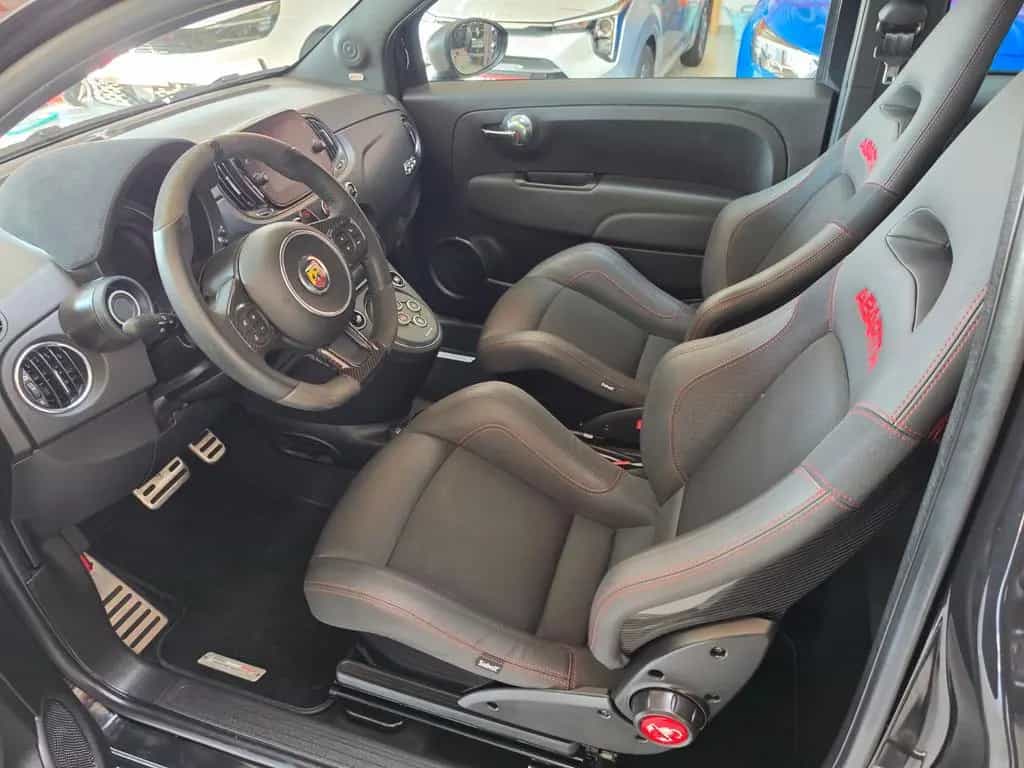 Abarth 695 Schalensitze Carbon Navi 09/2023-photo-34