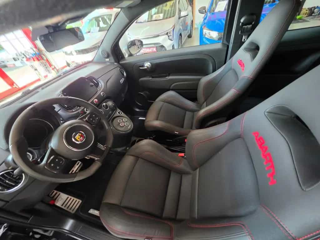 Abarth 695 Schalensitze Carbon Navi 09/2023-photo-35