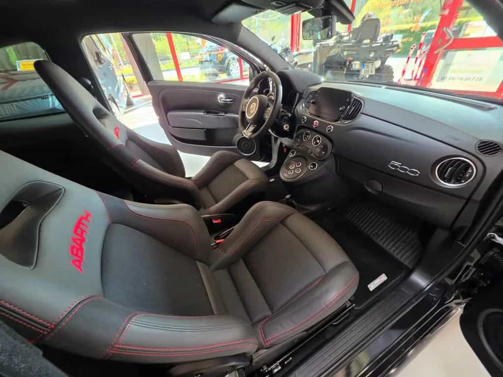 Abarth 695 Schalensitze Carbon Navi 09/2023-photo-37