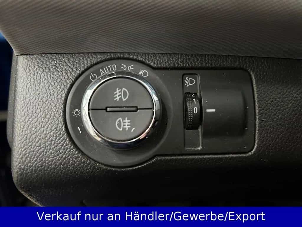 Chevrolet Aveo Schrägheck 1.6i LTZ Klimaanlage SHZ PDC 06/2011-photo-14