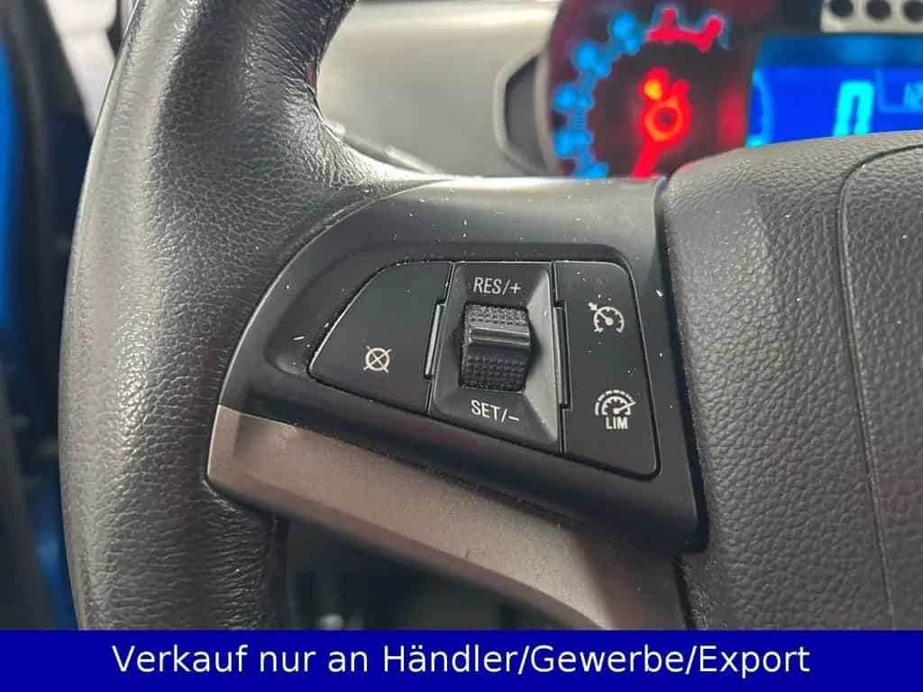 Chevrolet Aveo Schrägheck 1.6i LTZ Klimaanlage SHZ PDC 06/2011-photo-17