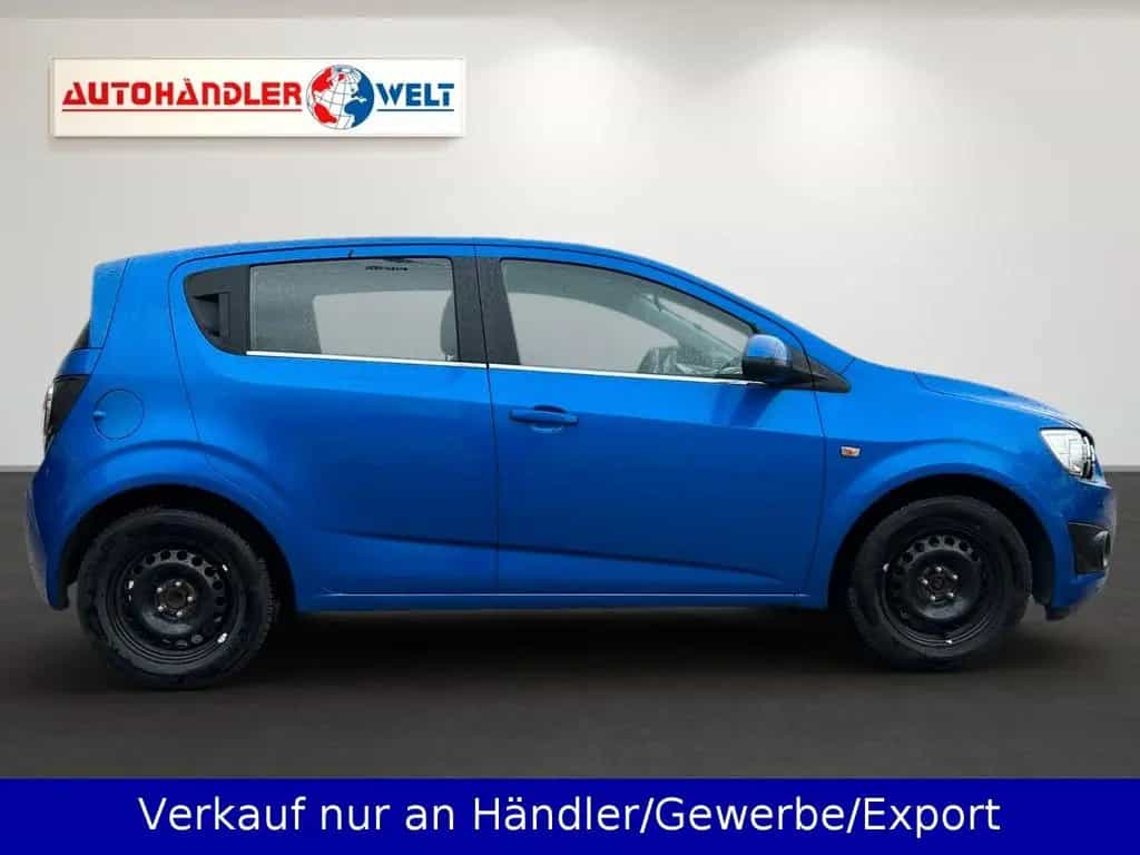 Chevrolet Aveo Schrägheck 1.6i LTZ Klimaanlage SHZ PDC 06/2011-photo-3