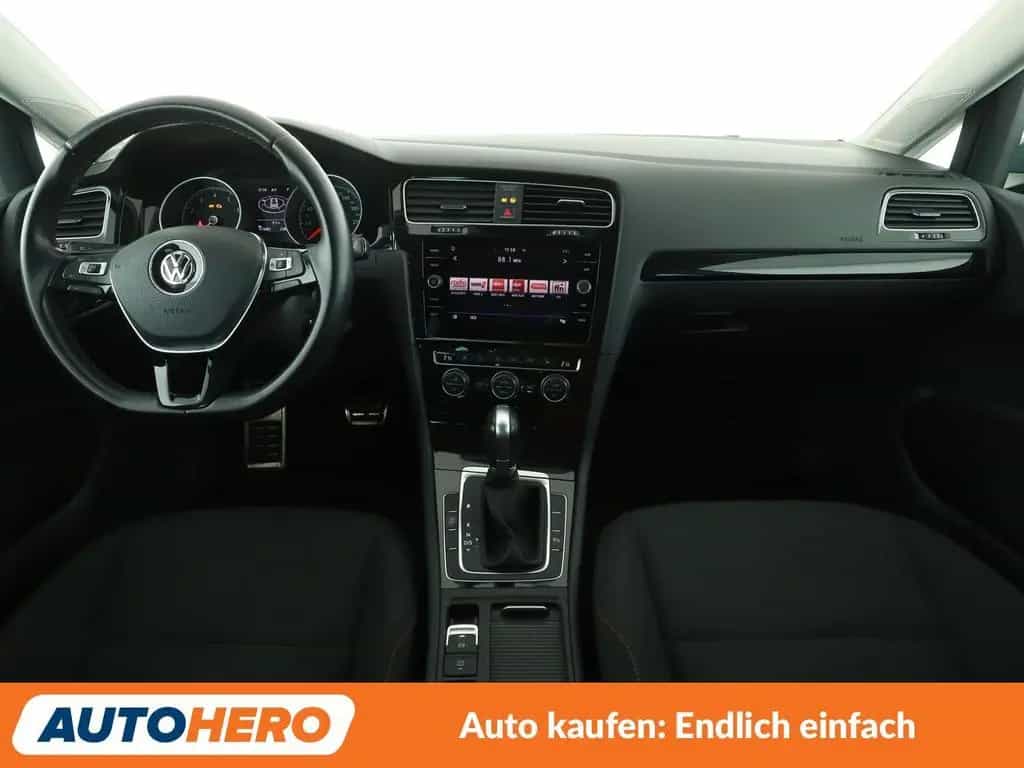 Volkswagen Golf VII 1.5 TSI ACT Sound BM Aut.*NAVI*ACC*PDC* 01/2018-photo-11