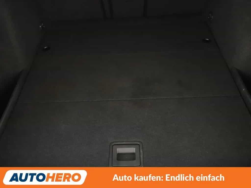 Volkswagen Golf VII 1.5 TSI ACT Sound BM Aut.*NAVI*ACC*PDC* 01/2018-photo-17